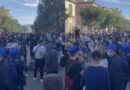 Protestuesit nisin marshimin drejt Kryeministrisë, pritet sërish përballje me policinë Protestuesit nisin marshimin drejt Kryeministrisë, pritet sërish përballje me policinë