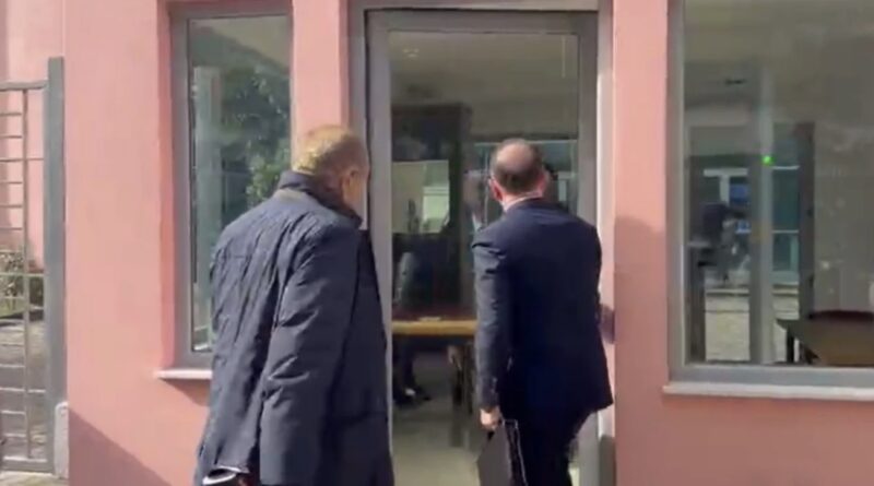 Behgjet Pacolli paraqitet në SPAK, thirret si person në dijeni për çështjen e aeroportit të Vlorës