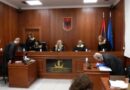 KLP ka dale nga binaret!  Mblidhni mendjen se nuk e keni ATE qe tju mbroje kur hani dardhe e kumbulla pas shpine!