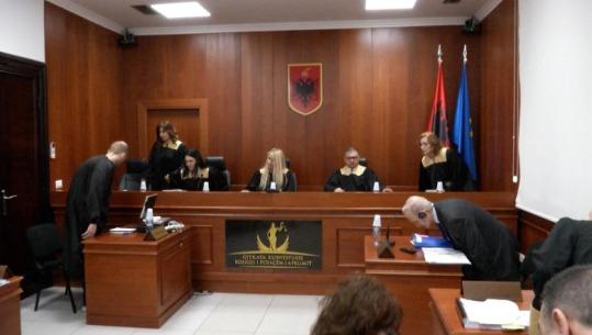 KLP ka dale nga binaret!  Mblidhni mendjen se nuk e keni ATE qe tju mbroje kur hani dardhe e kumbulla pas shpine!