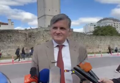 “Ka mungesë dialogu”/ Ambasadori i OSBE në Shqipëri reagon për protestat: Qytetarëve duhet t’u dëgjohet zëri, dhuna nuk është asnjëherë zgjidhje