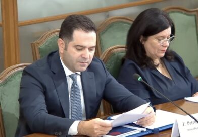 Ministri Malaj prezanton pr.buxhetin e 2027-ës në konferencën e kryetarëve: prioritet mirëqenia sociale dhe reformat për në BE. Investimet publike do të arrijnë në 2 milionë euro