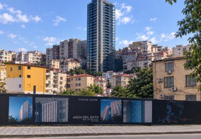 “Çunat” e Peqinit kullë 21-katëshe në Tiranë, çibani “Evolve Tower” po mbyt një lagje të tërë tek Rruga e Elbasanit! (Leja mbahet e fshehur)