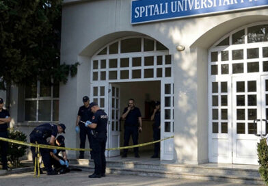 Tragjedi në Spitalin e Traumës, pacienti hidhet nga kati i tretë dhe ndërron jetë