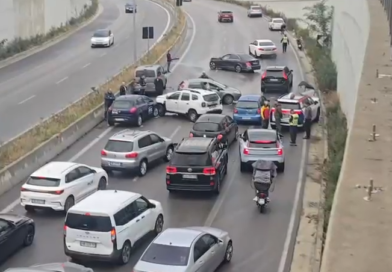 Aksident zinxhir në Unazën e Madhe, disa automjete përplasen me njëra tjetrën