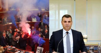Kuvendi i idiotëve miraton imunitet për bashkëpunëtorin e pastrimit të parave të pista në bankat e nivelit të dytë