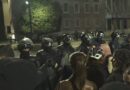 “Hajdutë, hajvanë”/ Një grup i vogël protestuesish kthehen te Kryeministria, policia nuk lejon bllokimin e rrugës