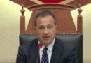 Peleshi shtyn me një javë seancën plenare: Thirrje për qetësi dhe dialog, të mbajmë larg dhunës të miturit Peleshi shtyn me një javë seancën plenare: Thirrje për qetësi dhe dialog, të mbajmë larg dhunës të miturit