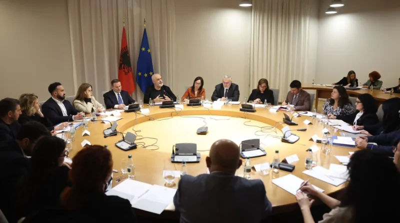 “Të miturit u keqpërdorën në protestë”/ Nga rrjetet sociale te përgjegjësia e prindërve, Rama prezanton masat për mbrojtjen e fëmijëve: Së shpejti nisim diskutimin publik