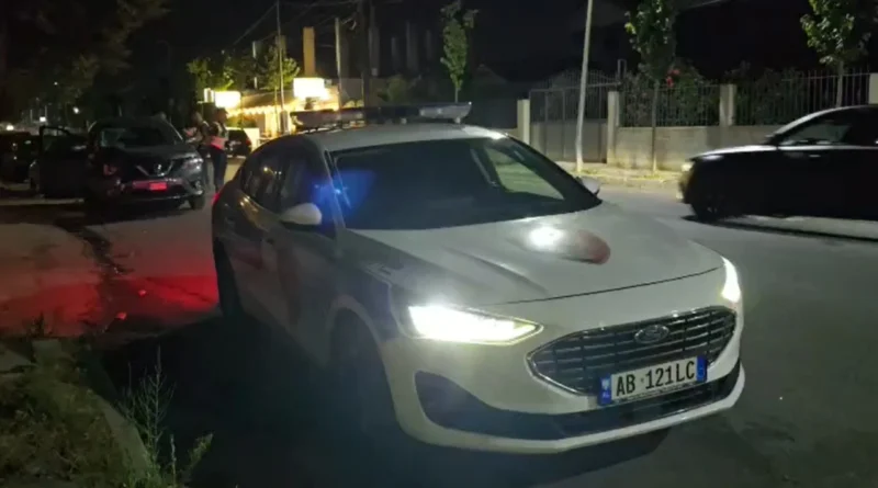 Konflikt mes disa të rinjve në Korçë, plagoset me thikë 19-vjeçari, autori theu arrestin e shtëpisë