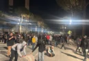 Fishekzjarre para Kryeministrisë, policia u bën thirrje protestuesve: Largoni fëmijët nga rruga, ndaloni veprimet e dhunshme