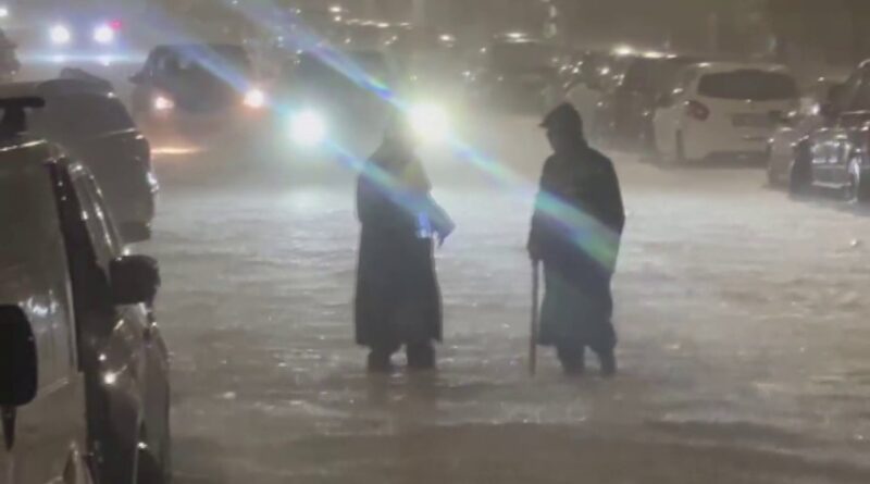 Vlora zgjohet sërish nën ujë/ Reshjet përmbytin rrugët, qytetarët akuzojnë kanalizimet dhe hidrovorin e vjetër